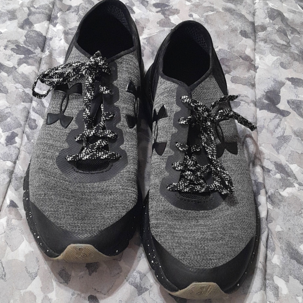 Under Armour womens size 8 shoes